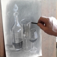 workshop GLAS 4, tekende hand met afbeelding 3 glazen objecten